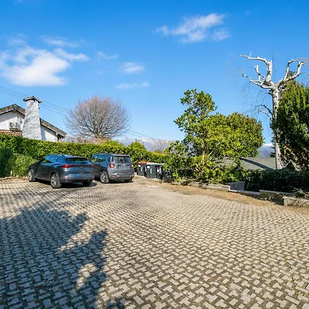 Isola Bella: Maggiore View Terrace In - Happy Apartamento *