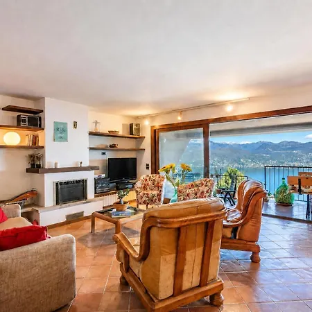 Isola Bella: Maggiore View Terrace In - Happy Stresa